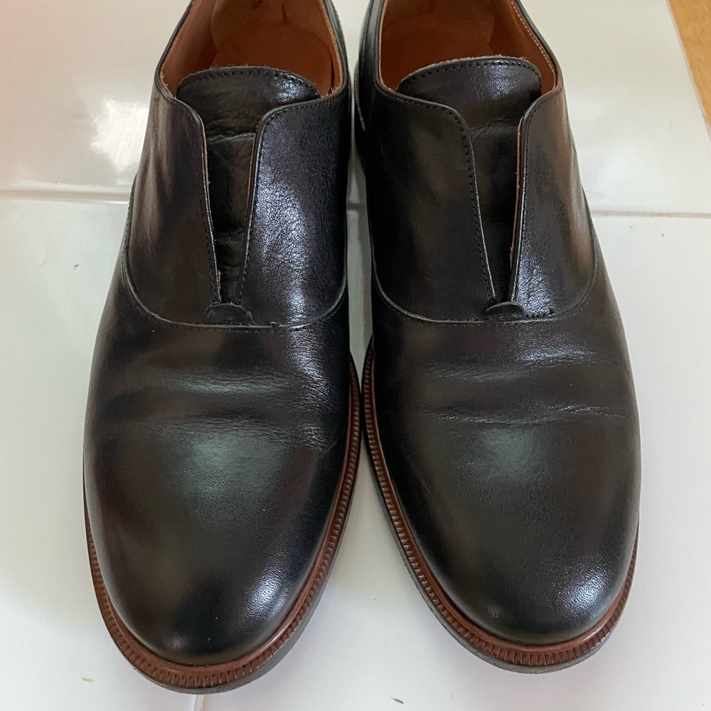 Frye slip on dress shoes made in Italy. EUC.